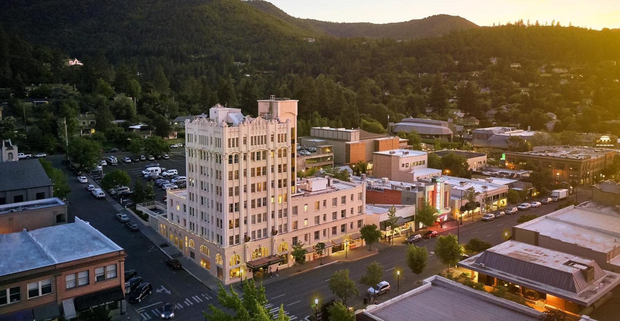 Ashland Springs Hotel Esterno foto